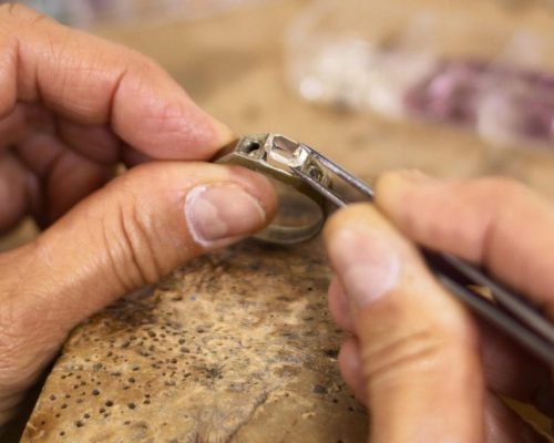 creating-ring-hard-working-jeweler-concept-scaled-e1727261018764.jpg