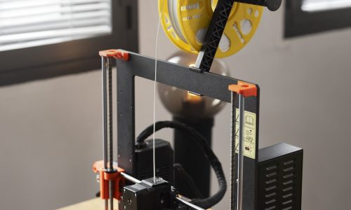designer-using-3d-printer